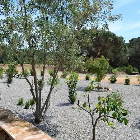 Holiday home Le Four De La Pierre Plantee A 4 Km De La Mer